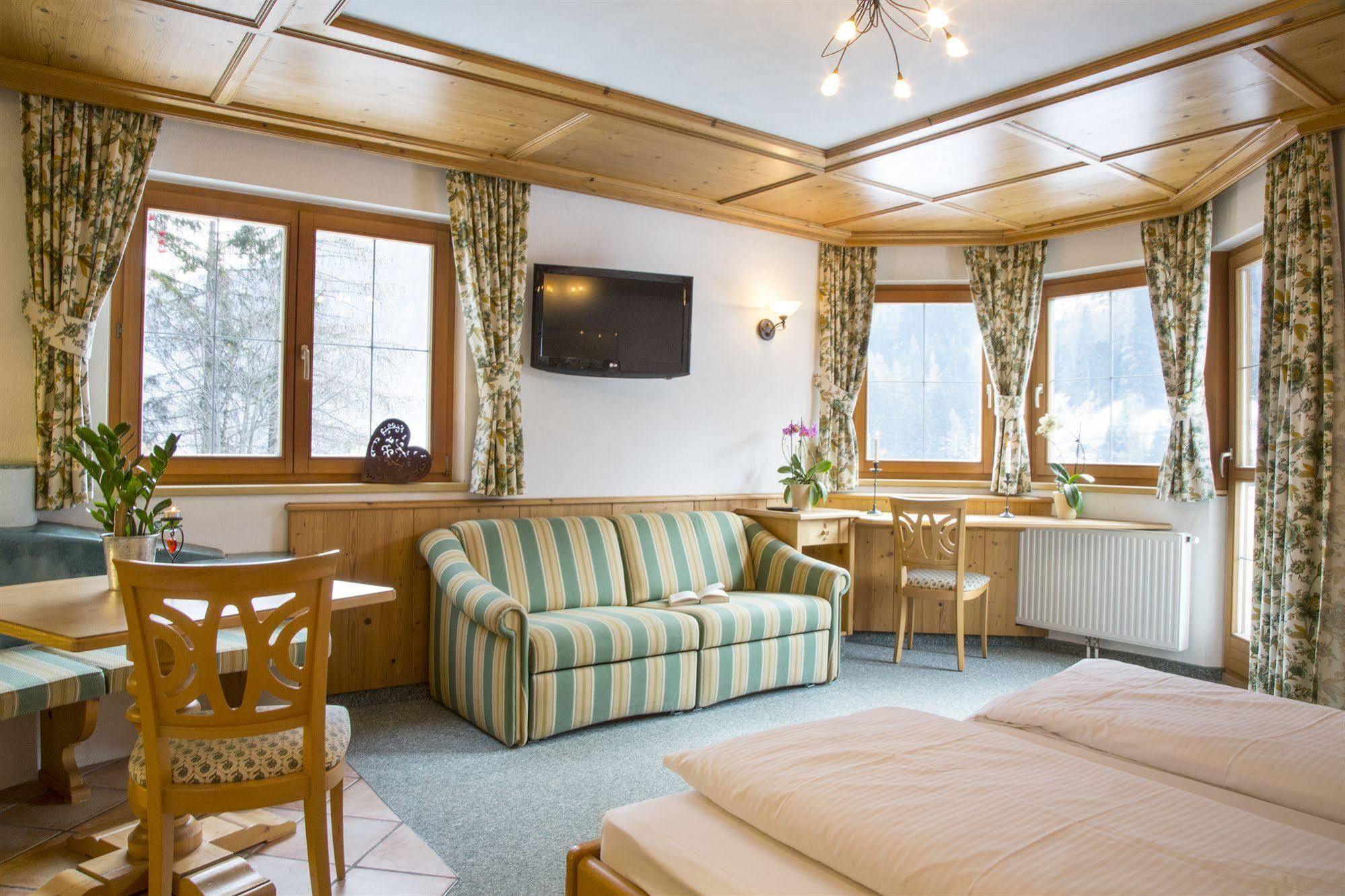 Appartements Fliana St. Anton Sankt Anton am Arlberg Extérieur photo